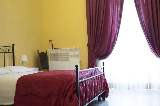 Tek Büyük Yataklı Oda, Balkon, Bahçe Manzaralı