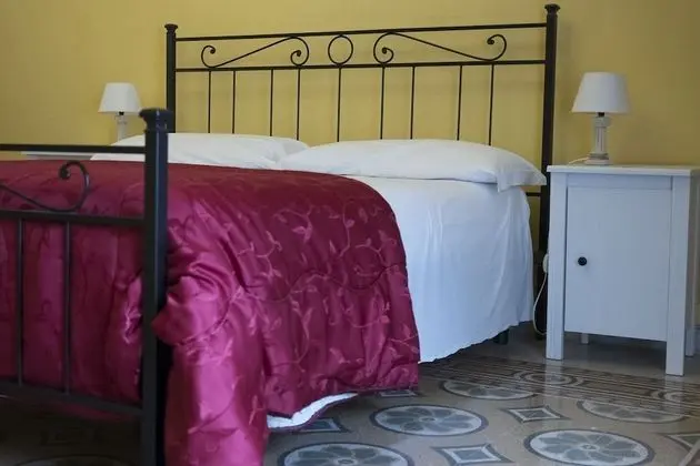 Tek Büyük Yataklı Oda, Balkon, Bahçe Manzaralı