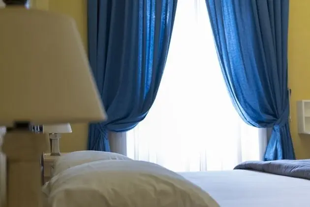 Tek Büyük Yataklı Oda, Balkon, Bahçe Manzaralı