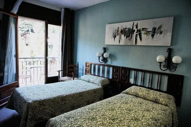 Panoramic Tek Büyük veya İki Ayrı Yataklı Oda