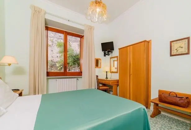 Tek Büyük Yataklı Oda, Avlu Manzaralı