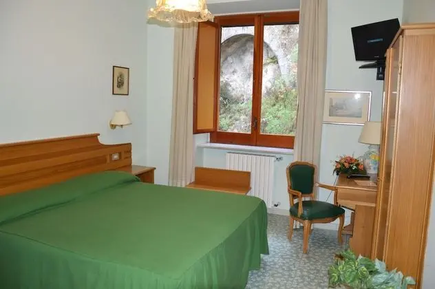Tek Büyük Yataklı Oda, Avlu Manzaralı