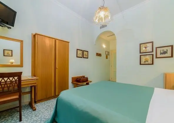 Tek Büyük Yataklı Oda, Avlu Manzaralı