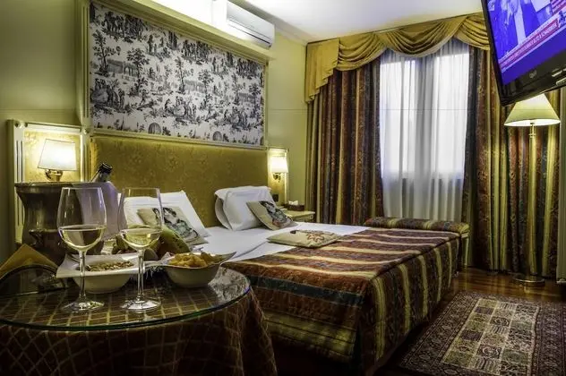 Deluxe Tek Büyük veya İki Ayrı Yataklı Oda
