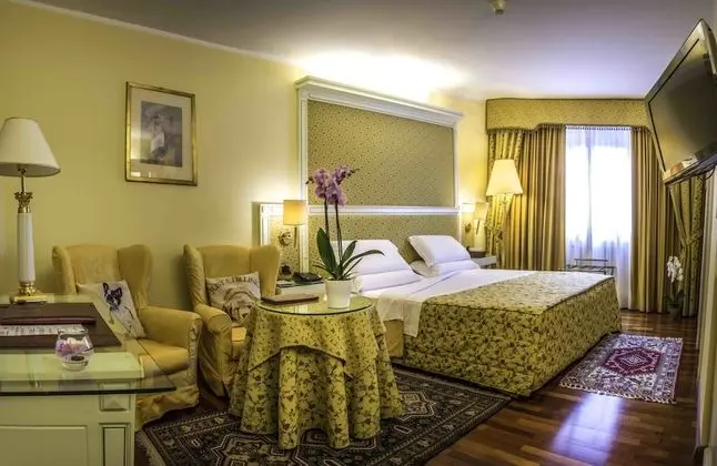 Deluxe Tek Büyük veya İki Ayrı Yataklı Oda