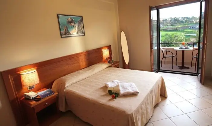 Standard Üç Kişilik Oda