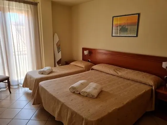 Standard Üç Kişilik Oda