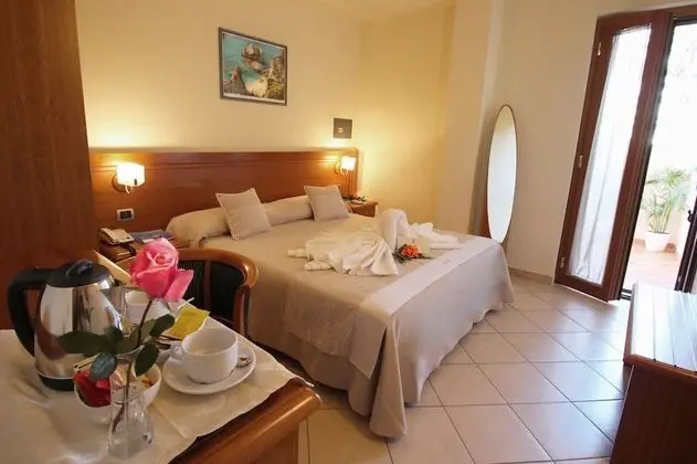 Superior Üç Kişilik Oda, Kısmi Deniz Manzarası