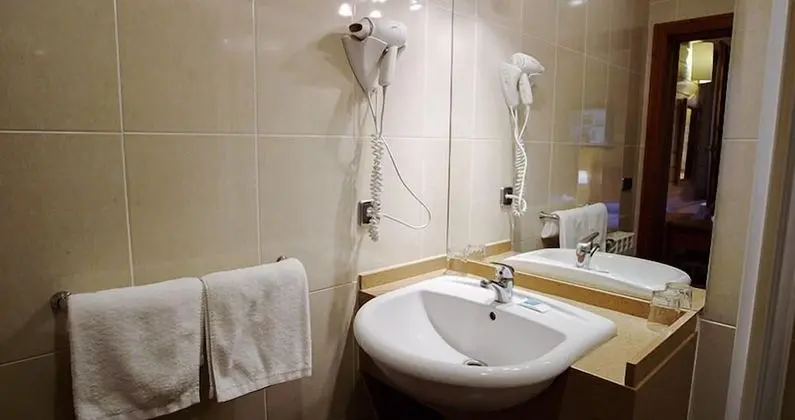 Standard İki Ayrı Yataklı Oda, Bahçe Manzaralı (with a rollaway bed)