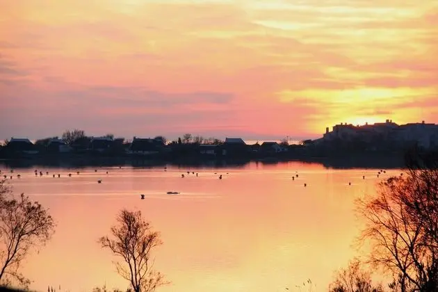 Ev, Banyolu/Duşlu, Göl Manzaralı