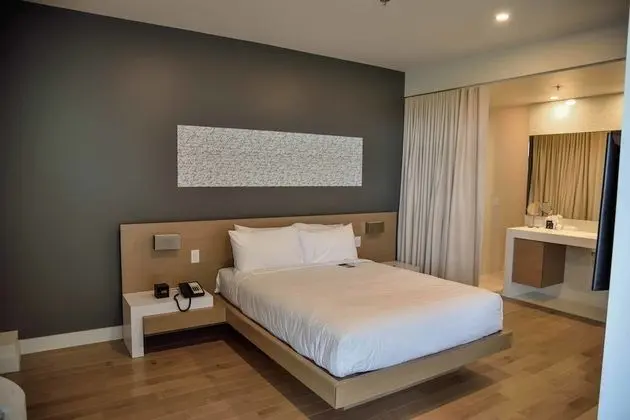 Junior Süit, 1 Büyük (Queen) Boy Yatak, Engellilere Uygun, Golf Manzaralı