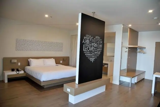 Junior Süit, 1 Büyük (Queen) Boy Yatak, Engellilere Uygun, Golf Manzaralı