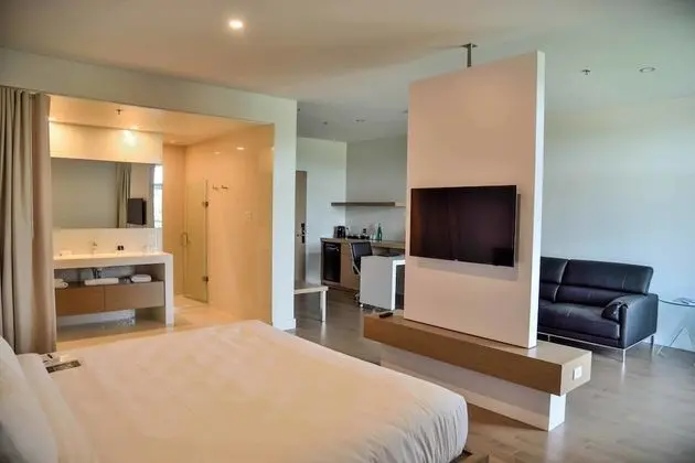 Junior Süit, 1 Büyük (Queen) Boy Yatak, Engellilere Uygun, Golf Manzaralı