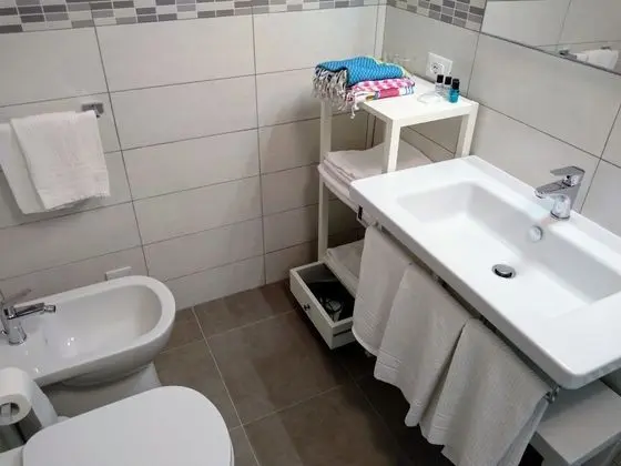 Tek Büyük veya İki Ayrı Yataklı Oda, Balkon, Deniz Manzaralı