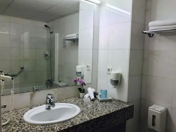 Standard Üç Kişilik Oda, Balkon