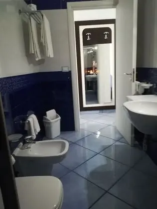 Üç Kişilik Oda, Denize Sıfır