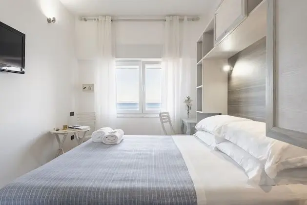 Standard Tek Büyük veya İki Ayrı Yataklı Oda, Deniz Manzaralı