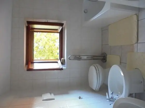 İki Ayrı Yataklı Oda, 2 Tek Kişilik Yatak, Ortak Banyo