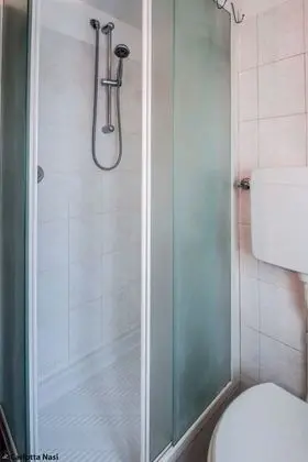 Tek Büyük Yataklı Oda, Ortak Banyo