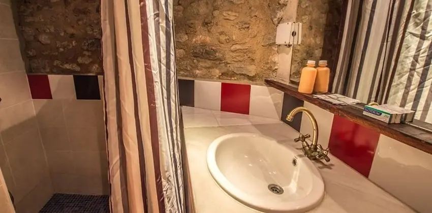 Tek Büyük Yataklı Oda, Dağ Manzaralı