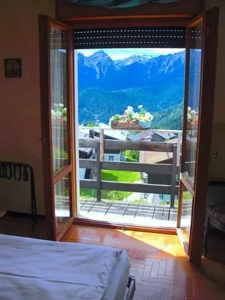 Tek Büyük Yataklı Oda, Dağ Manzaralı