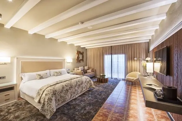 Elite Oda (Spa Access)