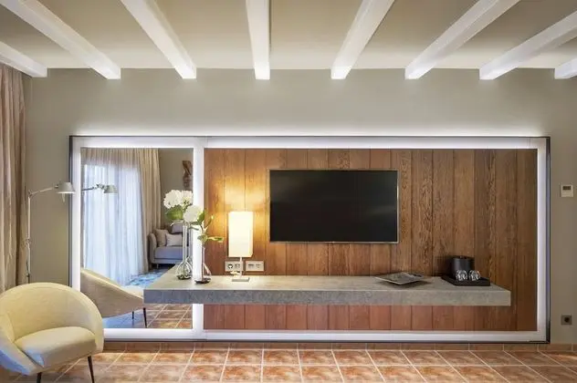 Elite Oda (Spa Access)