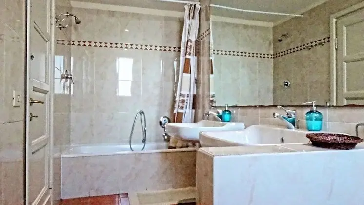 Tek Kişilik Oda, Ortak Banyo