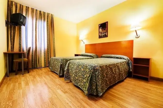 Tek Büyük Yataklı Oda