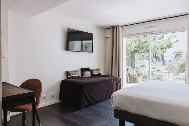 Executive Oda, Teras