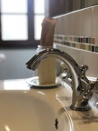 Comfort Büyük Yataklı Tek Kişilik Oda