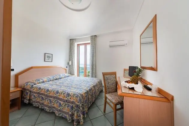 Superior Tek Büyük Yataklı Oda, Deniz Manzaralı