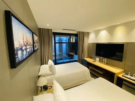 Standard Tek Büyük veya İki Ayrı Yataklı Oda, Balkon