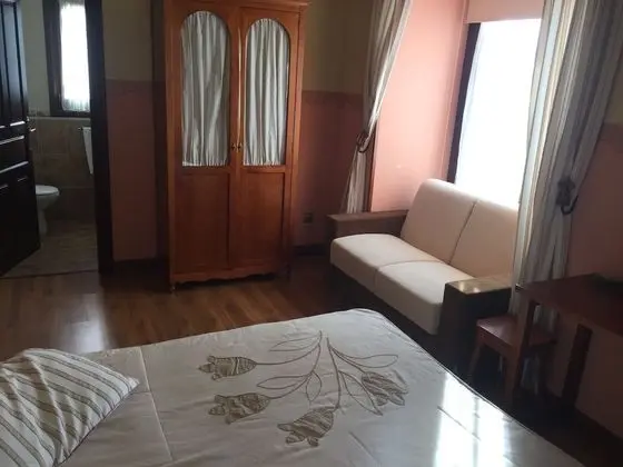 Oda, 1 Büyük (Queen) Boy Yatak ve Çekyat