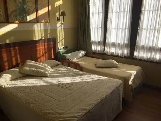 Oda, 1 Büyük (Queen) Boy Yatak ve Çekyat