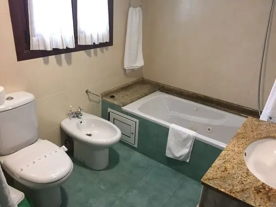 Oda, 1 Büyük (Queen) Boy Yatak ve Çekyat