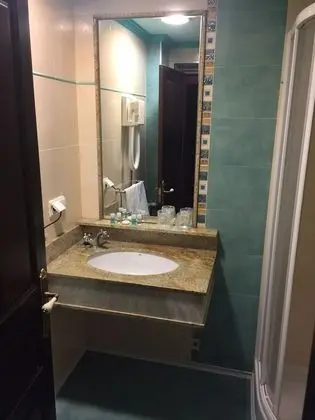 Oda, 1 Büyük (Queen) Boy Yatak ve Çekyat