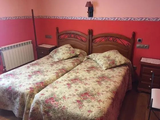 Tek Büyük Yataklı Oda, 2 Tek Kişilik Yatak