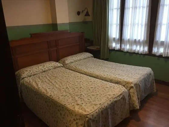 Tek Büyük Yataklı Oda, 2 Tek Kişilik Yatak