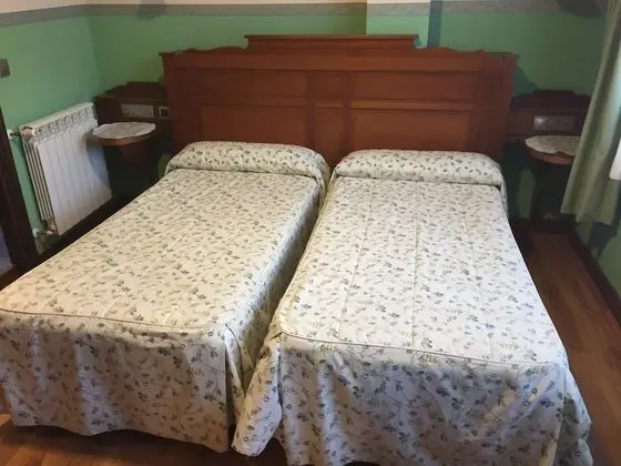 Tek Büyük Yataklı Oda, 2 Tek Kişilik Yatak