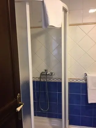 Tek Büyük Yataklı Oda, 2 Tek Kişilik Yatak