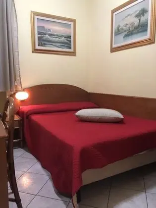 Üç Kişilik Oda