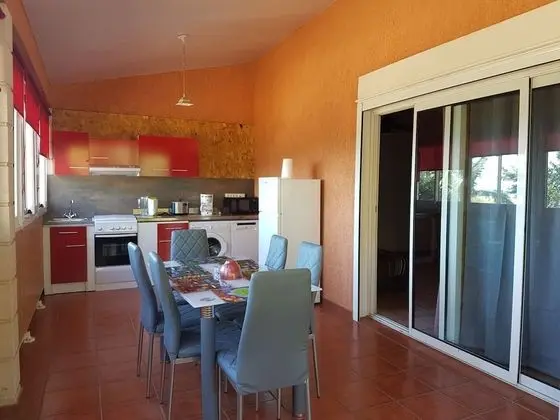Bungalov, Teras (Margosier)