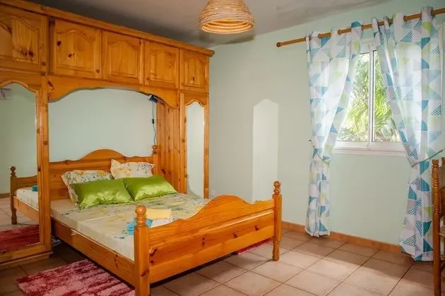 Bungalov, Teras (Margosier)