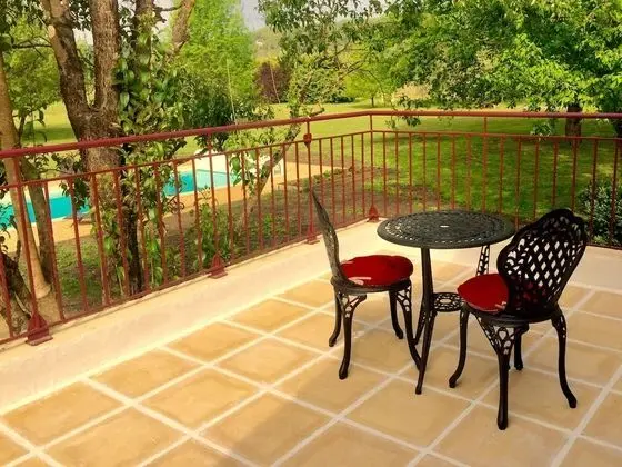 Deluxe Tek Büyük veya İki Ayrı Yataklı Oda, 1 En Büyük (King) Boy Yatak, Bahçe Manzaralı