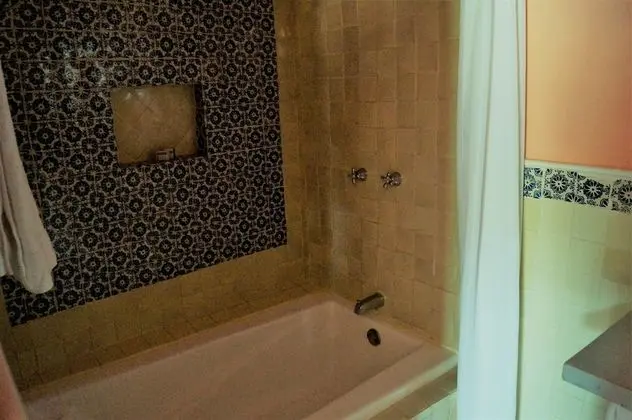 Deluxe Oda, 1 En Büyük (King) Boy Yatak, Şömine (Shower/Bathtub)