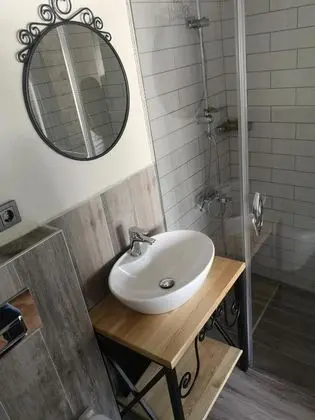 Ekonomik Oda, Sokak Manzaralı