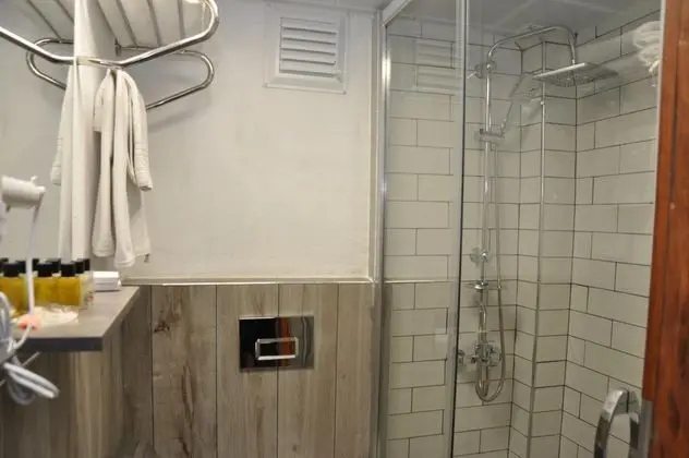 Ekonomik Oda, Sokak Manzaralı