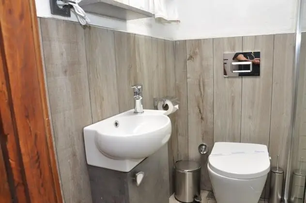 Ekonomik Oda, Sokak Manzaralı