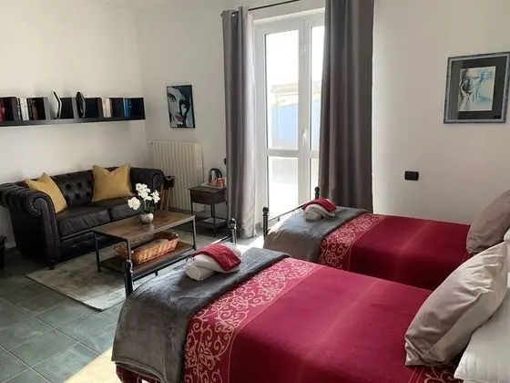 Deluxe Tek Büyük veya İki Ayrı Yataklı Oda, 2 Tek Kişilik Yatak, Bahçe Manzaralı, Zemin Kat